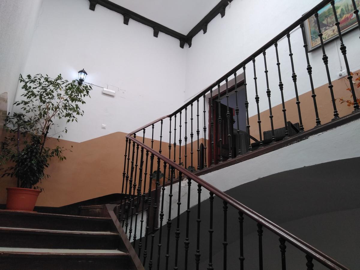 Pension Carretero Caceres Bagian luar foto